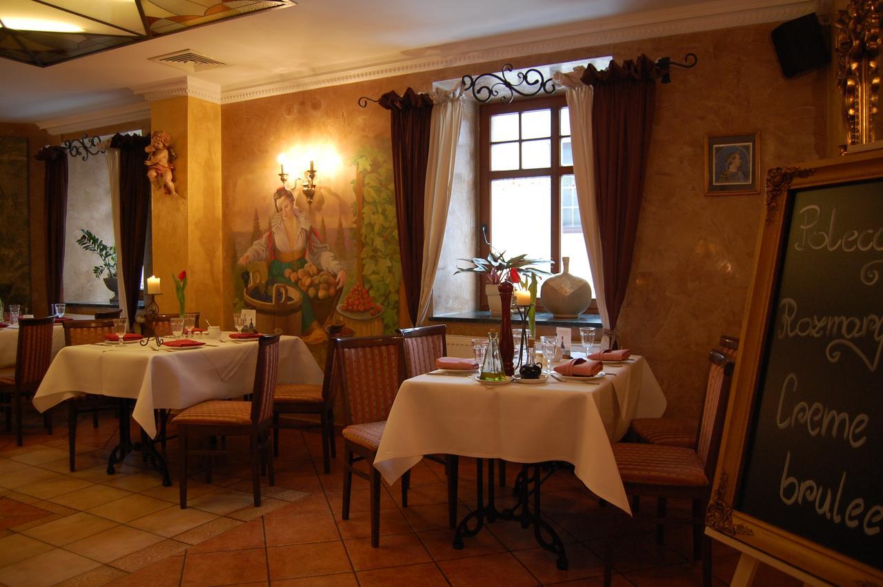 Restauracja - Hotel Mocca D'Oro Mikolow Kültér fotó