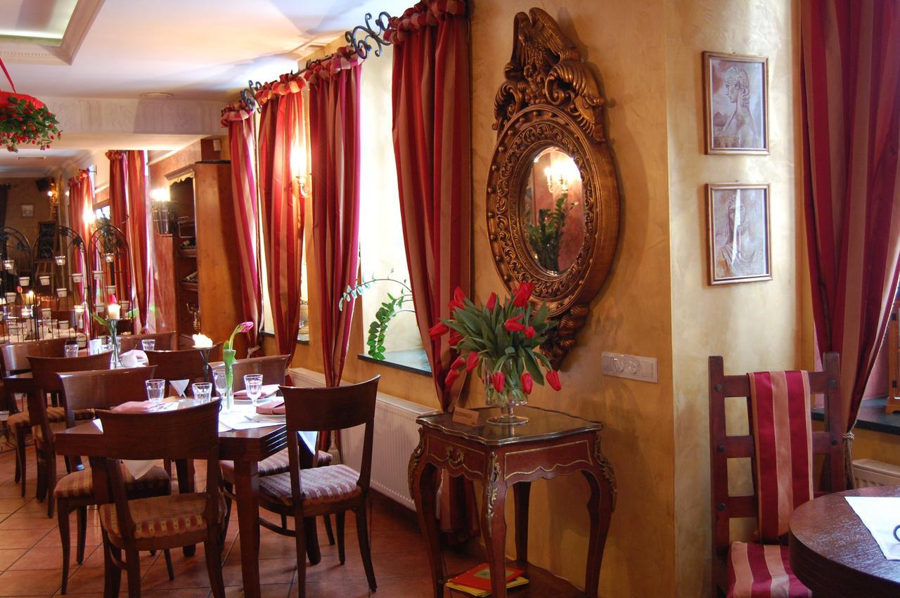 Restauracja - Hotel Mocca D'Oro Mikolow Kültér fotó