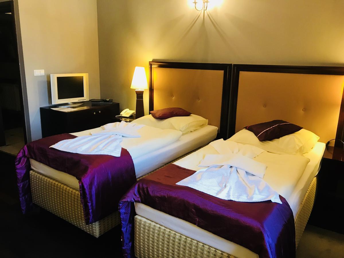 Restauracja - Hotel Mocca D'Oro Mikolow Kültér fotó
